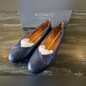 Vionic "Spark Caroll" Navy Flats
